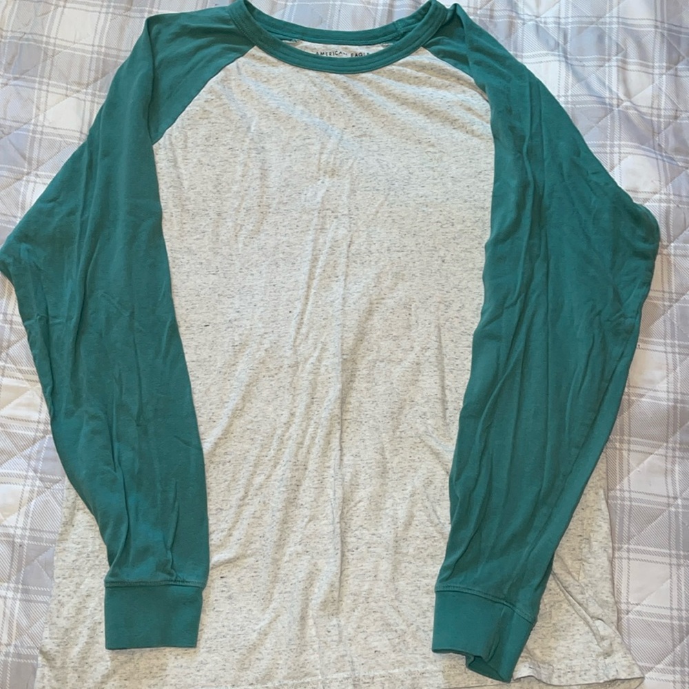 AEO Men’s Long Sleeved Tee